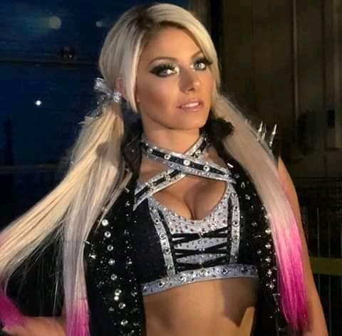 Alexa_Bliss_WWE_Celebrity_reputation_online (12)